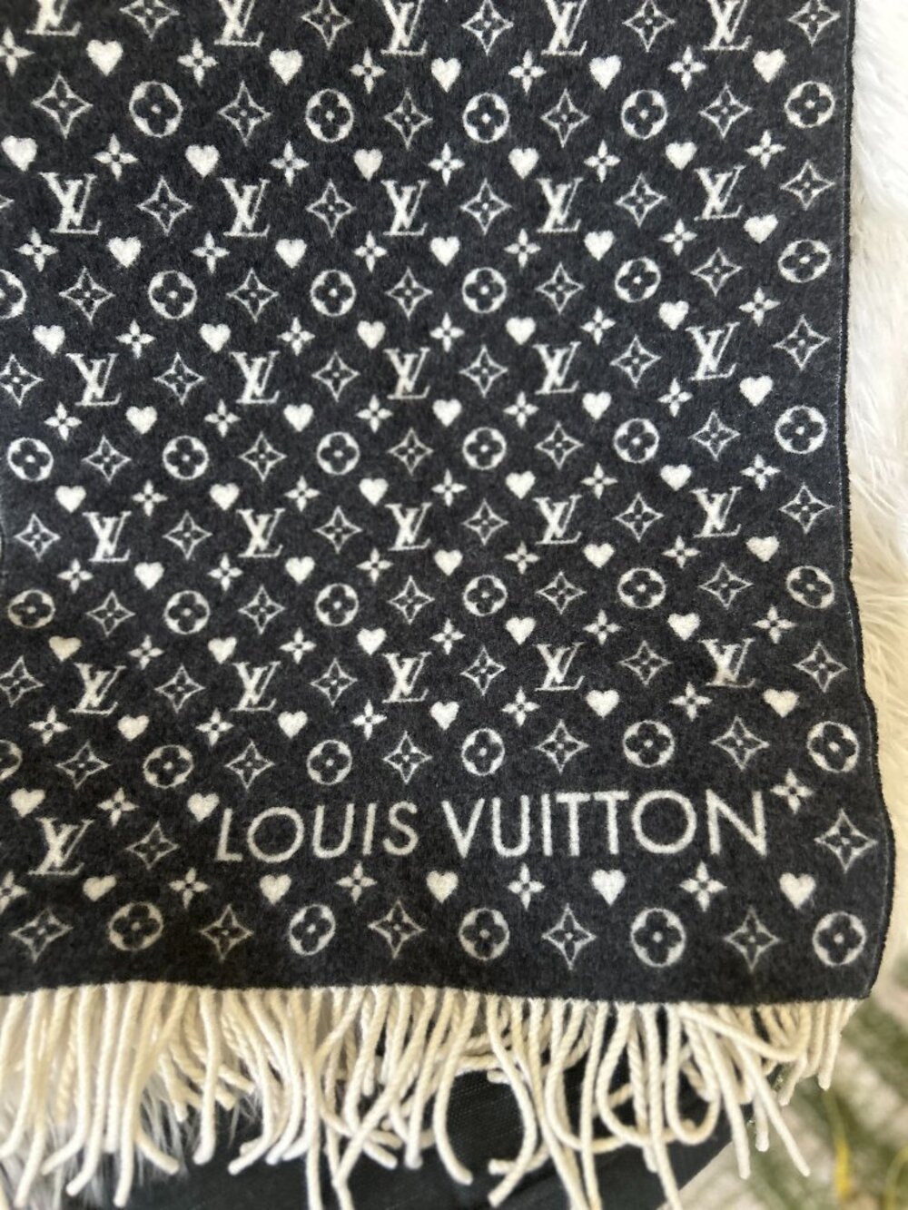Louis Vuitton Game On Wrap Shawl Scarf in Black & Cream